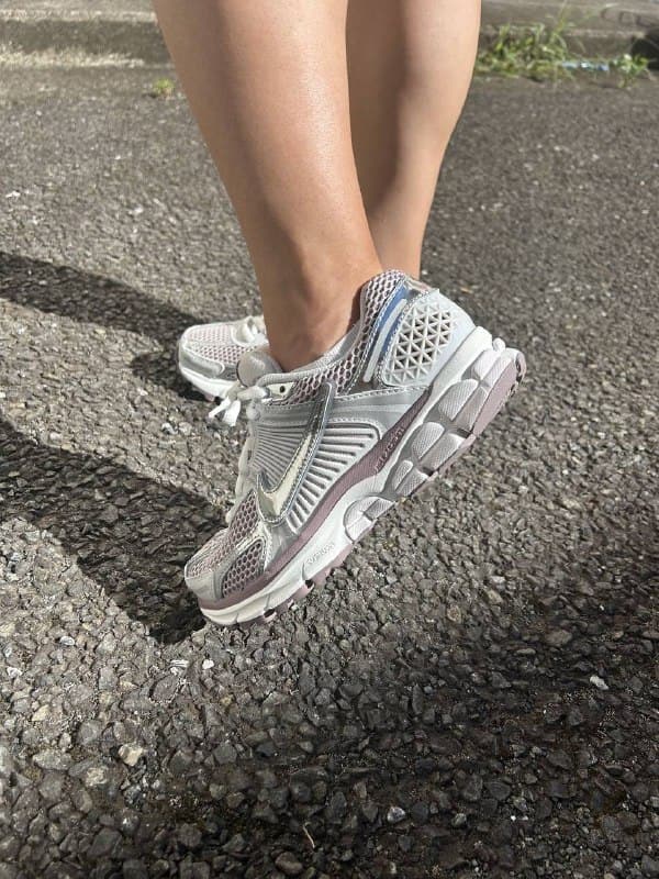 Enlace Hacoo Zapatillas Nike Vomero 5 · foto 3