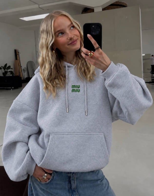 Enlace Hacoo Sudadera Miu Miu · foto 5