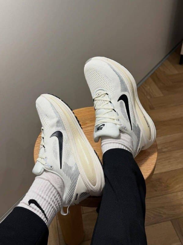 Enlace Hacoo Zapatillas Nike Vomero 18 · foto 2