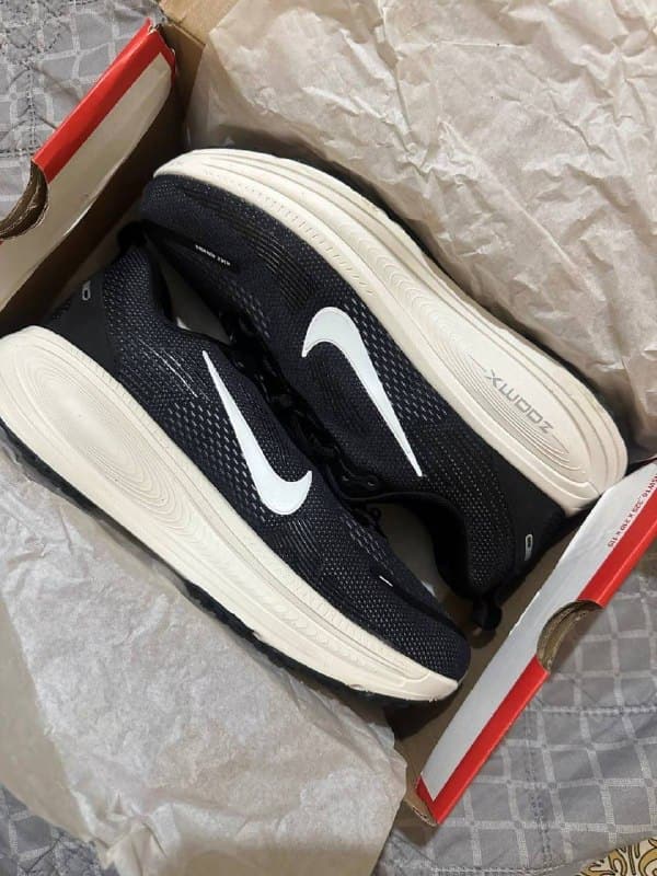 Enlace Hacoo Zapatillas Nike Vomero 18 · foto 3
