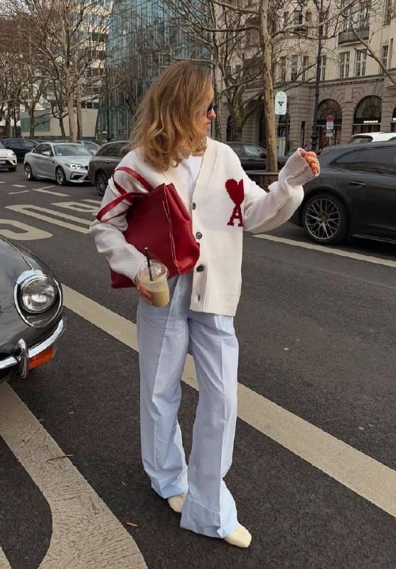 Enlace Hacoo Sudadera Ami Paris · foto 3