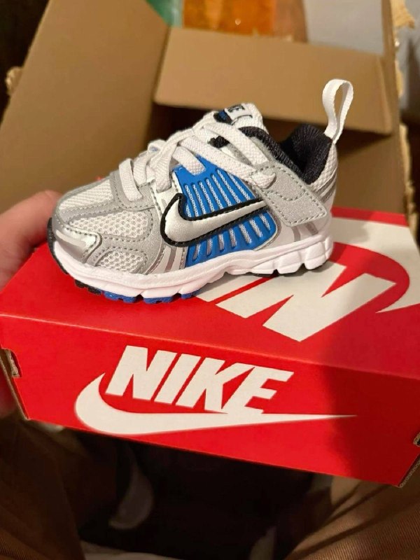 Link Hacoo Zapatillas Nike Vomero 5 (6 oct 2026)