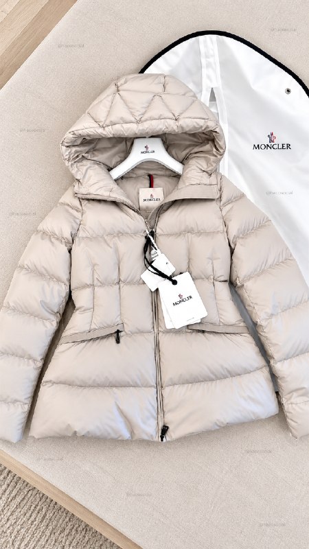 Link Hacoo Chaqueta Moncler (9 oct 2026)