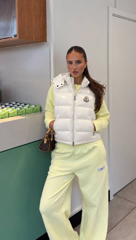 Link Hacoo Chaleco Moncler (9 oct 2026) · foto 2