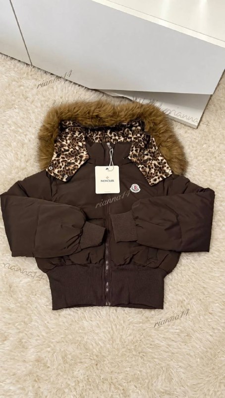 Link Hacoo Abrigo Moncler (15 oct 2026)