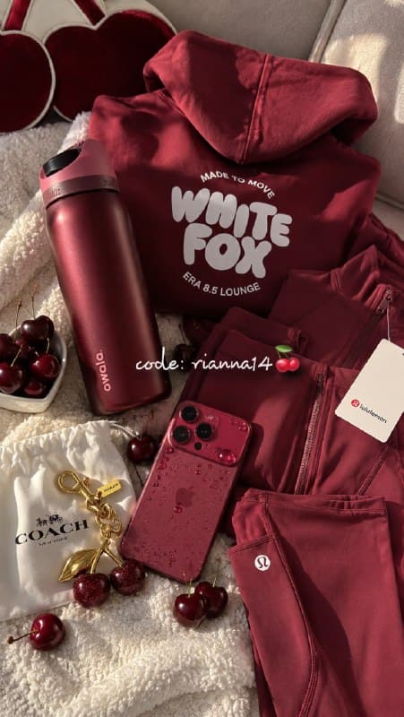 Enlace Hacoo Christian Louboutin Productos en color cereza