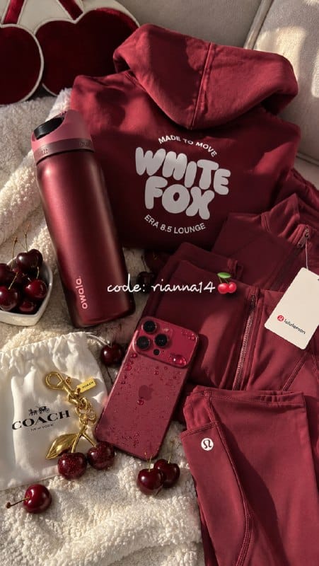 Link Hacoo Christian Louboutin Productos en color cereza