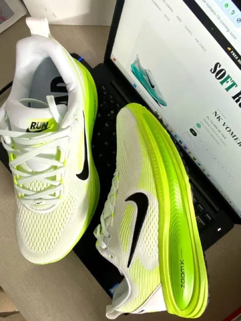 Link Hacoo Zapatillas Nike Vomero 18 (10 oct 2026)