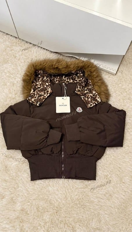 Link Hacoo Abrigo Moncler (15 oct 2026)