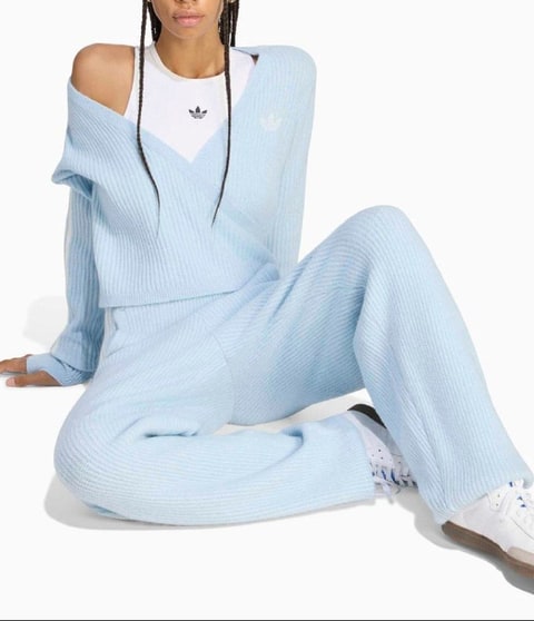 Enlace Hacoo Conjunto Adidas x JENNIE