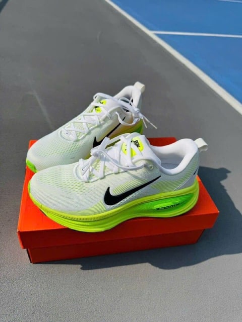 Enlace Hacoo Zapatillas Nike Vomero 18